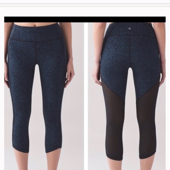 Lululemon Slanted Hem Crop w/Mesh Back Size 2